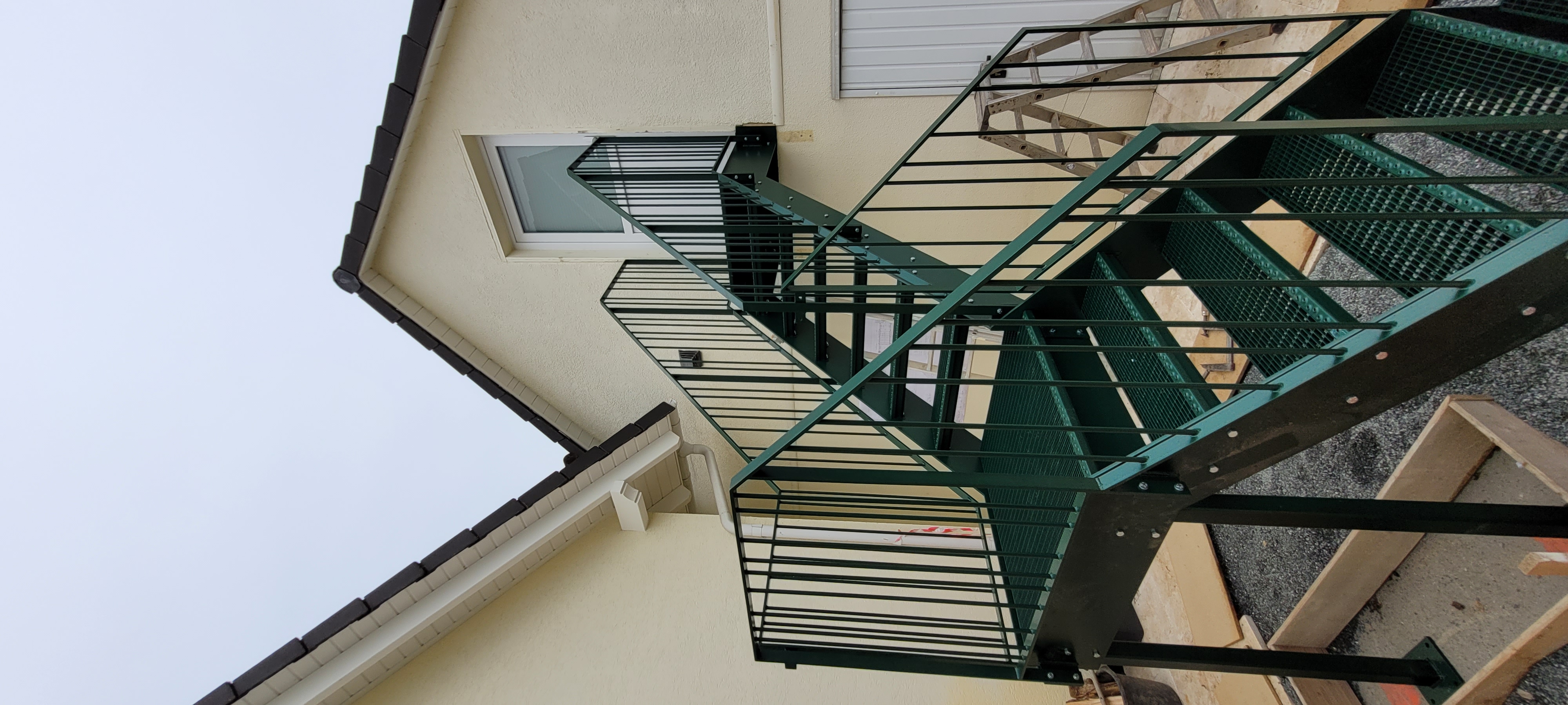 Aussentreppe in Grün